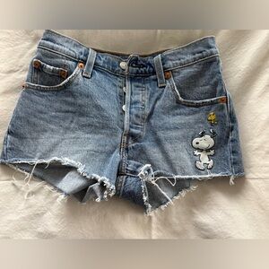 Levi Strauss 501 Snoopy & Woodstock Embroidered Blue Jean Shorts, Sz. 23